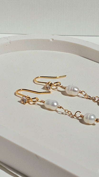 Lightweight, Stunning Freshwater Pearl Drop Earrings, Wedding and Bridal, Everyday Wear